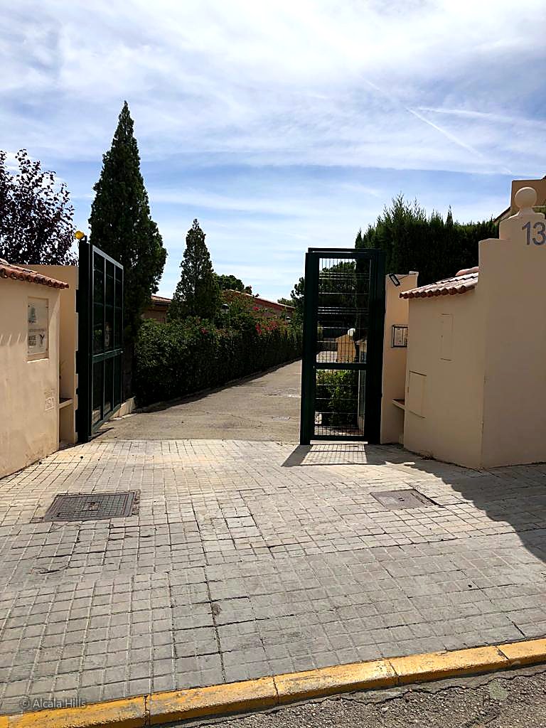 The townhouse complex in Godella, Campolivar area.